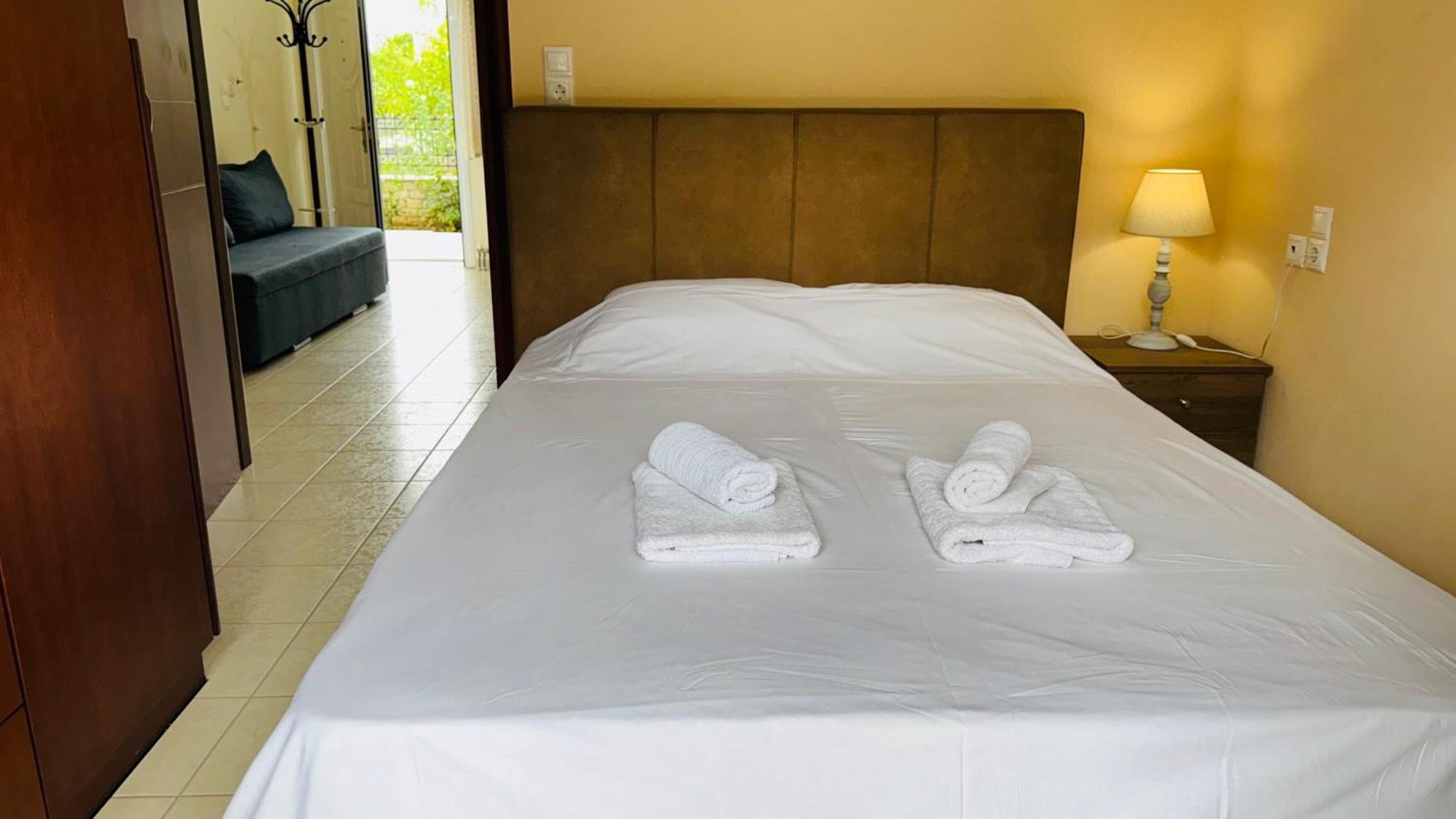Petit House Under The Rocks Apartment กาลัมปากา ภายนอก รูปภาพ