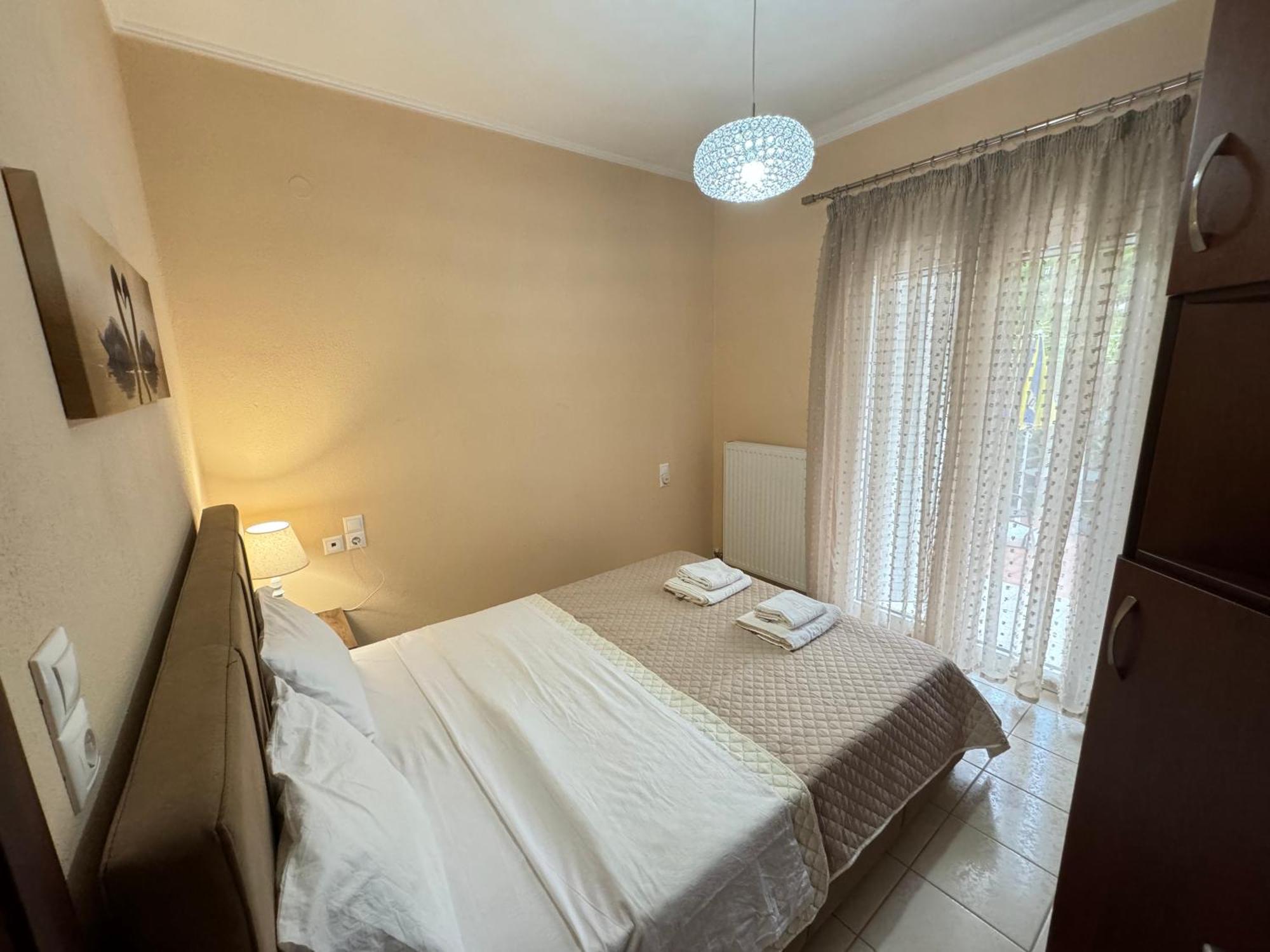 Petit House Under The Rocks Apartment กาลัมปากา ภายนอก รูปภาพ