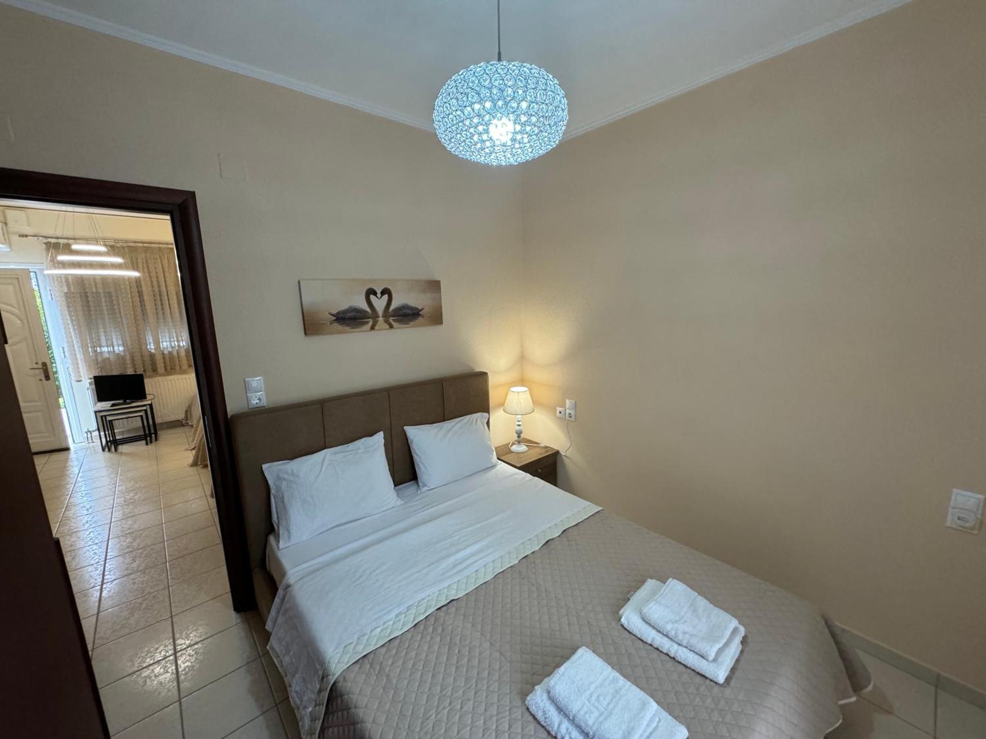 Petit House Under The Rocks Apartment กาลัมปากา ภายนอก รูปภาพ